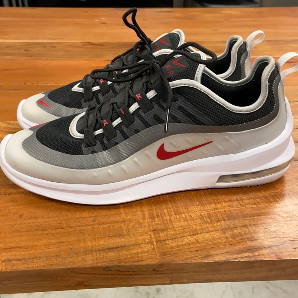 Nike Air Max Axis